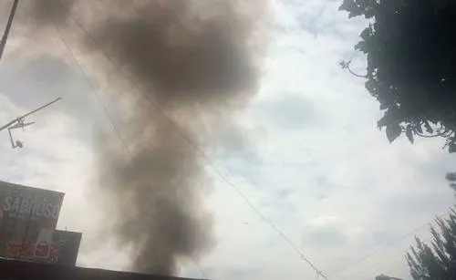 Video: Se registra incendio en bodega en Iztacalco; mil 300 personas evacuadas