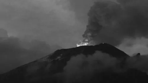 Tremor en el Popocatépetl, prevén caída de ceniza hacia el Edomex