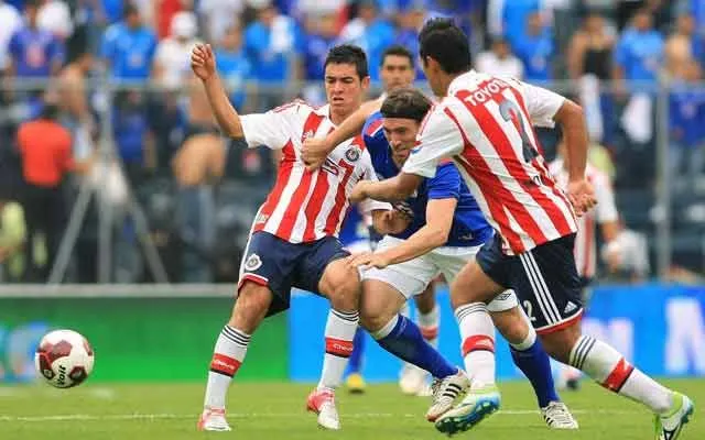Cruz Azul y Chivas no se hacen daño