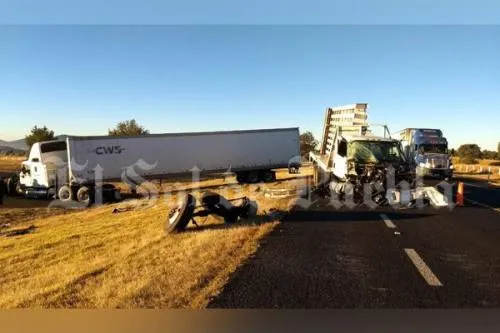 Choque en la autopista Amozoc-Perote deja un muerto