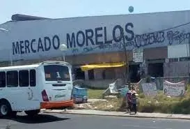 El Grillo sigue operando en el mercado Morelos