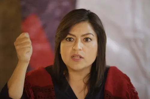 Duros Contra Moderados / Cebolleros Contra Rosas Blancas (El Caso del Ayuntamiento de Puebla)