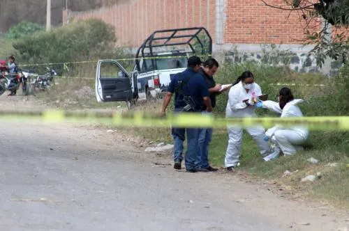 Abandonan cuerpo maniatado en Santa Ana Xalmimilulco