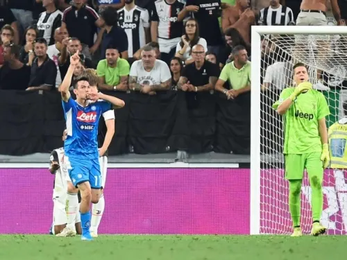Lozano, el tercer jugador que más gana en el Nápoles