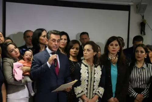 Legisladores crean Frente para defender estancias infantiles