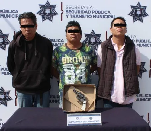 Detiene SSPTM de Puebla a tres hombres por robo de vehículo y privación ilegal de la libertad