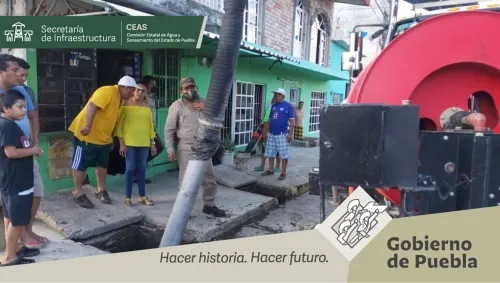 Con personal y maquinaria, Gobierno del Estado  apoya a damnificados en Tabasco