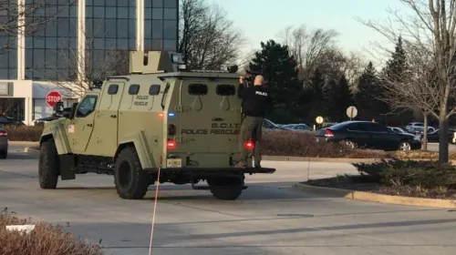 Tiroteo en centro comercial de Milwaukee deja varios lesionados; FBI en la escena