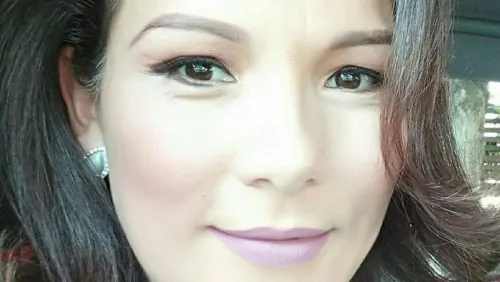 Destituyen a funcionaria por comentario homofóbico; se dice discriminada por su fe