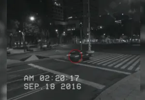 Capta video a niña fantasma