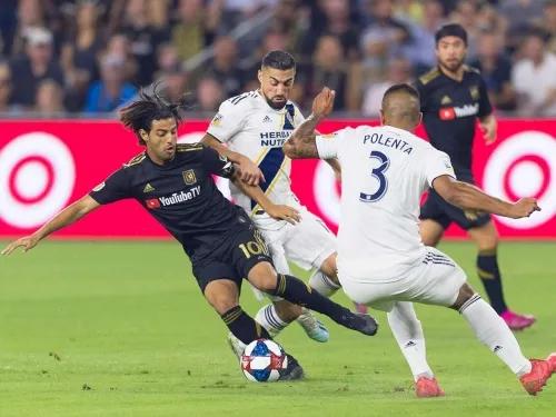 Carlos Vela en plan grande, doblete y asistencia