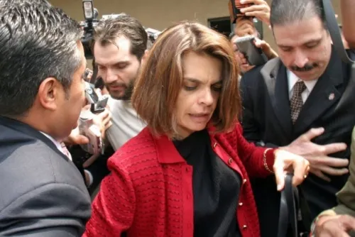 FGR busca procesar a esposa de Carlos Ahumada por defraudación fiscal