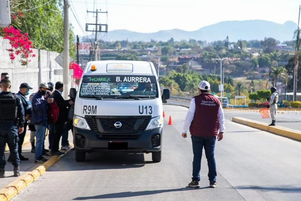 Realiza SMT operativo contra taxis piratas en Atlixco