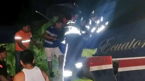 Accidente de tráfico en Ecuador deja al menos siete muertos y decenas de heridos