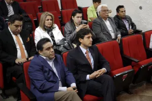 Espinosa exhibe su incongruencia; primero criticó a Gali y ahora lo apoya