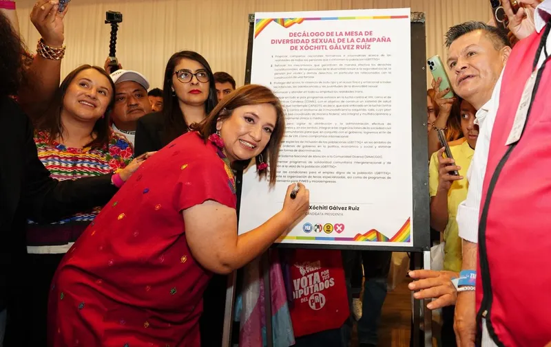 xochitl-galvez-encuentro-con-comunidad-lgbtttiq+