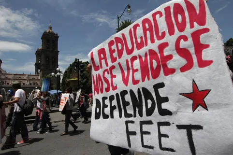 FEET realiza asamblea por resultados de admisión de la BUAP