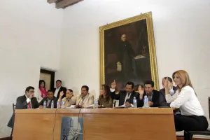 PRI solicita inhabilitación de Cánovas