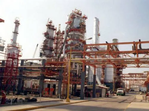 Suman 37 años sin inversión en refinerías