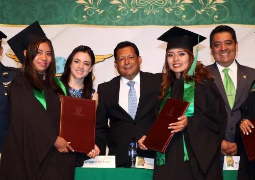 Se gradúa generación 2018 del BINE con 318 licenciados y maestros en Educación