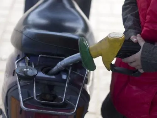 ¿Cuánto dinero ganan por litro las gasolineras en México?