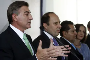 Tony Gali ofrece diálogo a líderes antorchistas