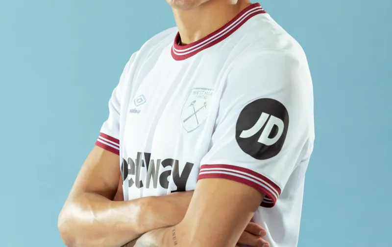 Álvarez ya es Hammers