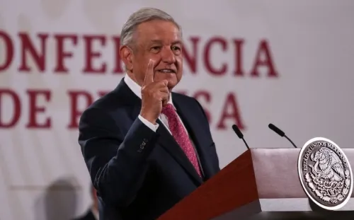 AMLO enviará reforma si Corte declara inconstitucional consulta sobre ex presidentes