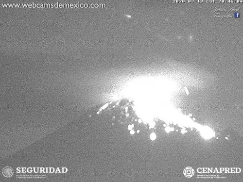 Volcán Popocatépetl registra explosión