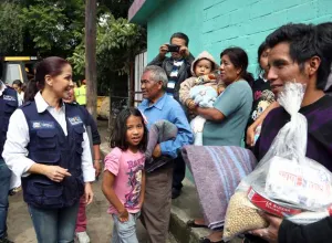 SMDIF apoya a familias afectadas por inundaciones
