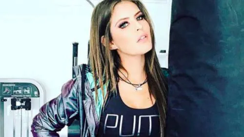 Vanessa Claudio presume ardiente bronceado en bikini rojo (FOTOS)