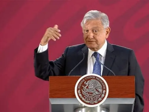 López Obrador llama al diálogo por reforma educativa y descarta represión