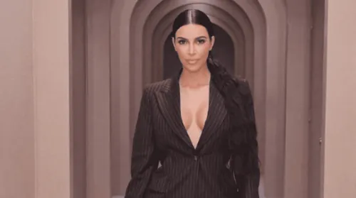 Kim Kardashian enloquece a fans (FOTOS)