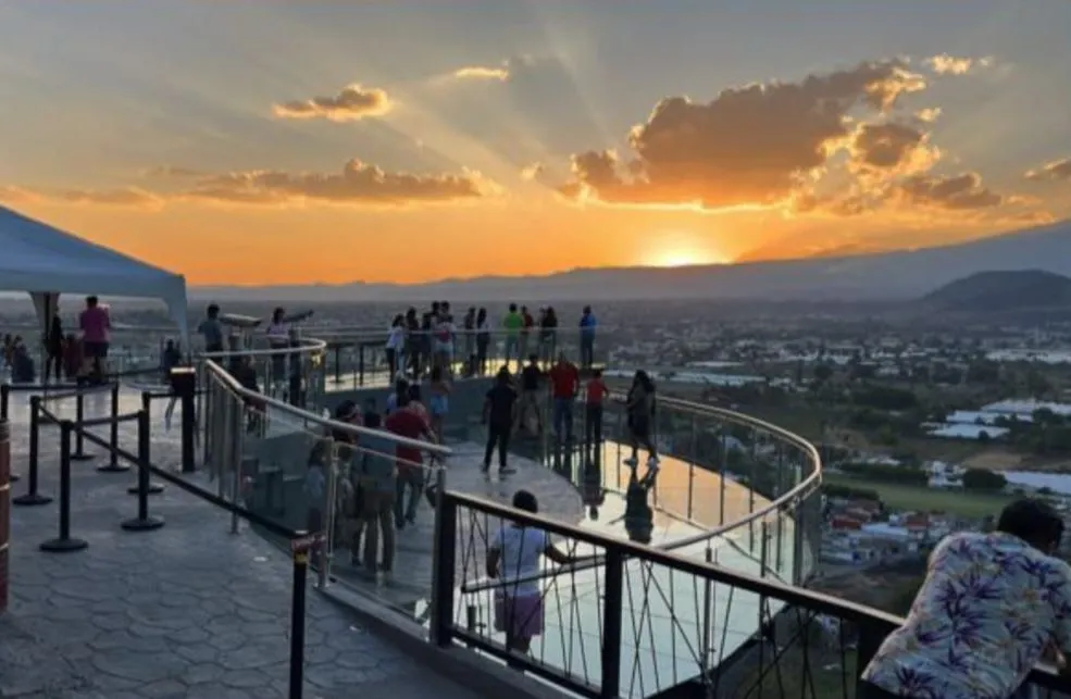 Atlixco Mirador Cristal Segundo Aniversario