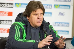 Convocatorias al Tri, causa de falta de gol de Peralta: Miguel Herrera