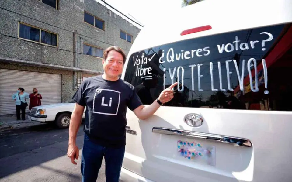 Mario Delgado lleva a ciudadanos a votar
