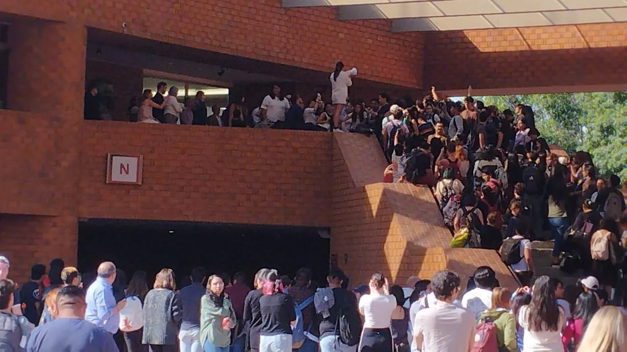 Protestas Ibero Santa Fe