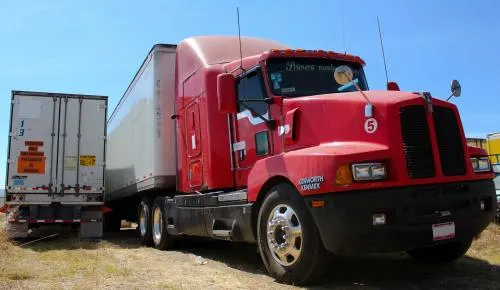 Policía Federal frustra robo de camión que transportaba azúcar