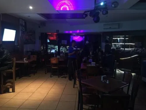 Normatividad clausura y sanciona con más de 8 mil pesos a botaneros y restaurantes-bar
