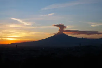 Aumenta actividad volcánica en el Popocatépetl: Cenapred