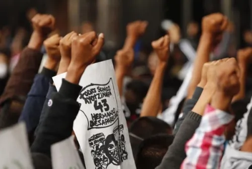 Culpan a normalistas de Ayotzinapa de su desaparición y muerte