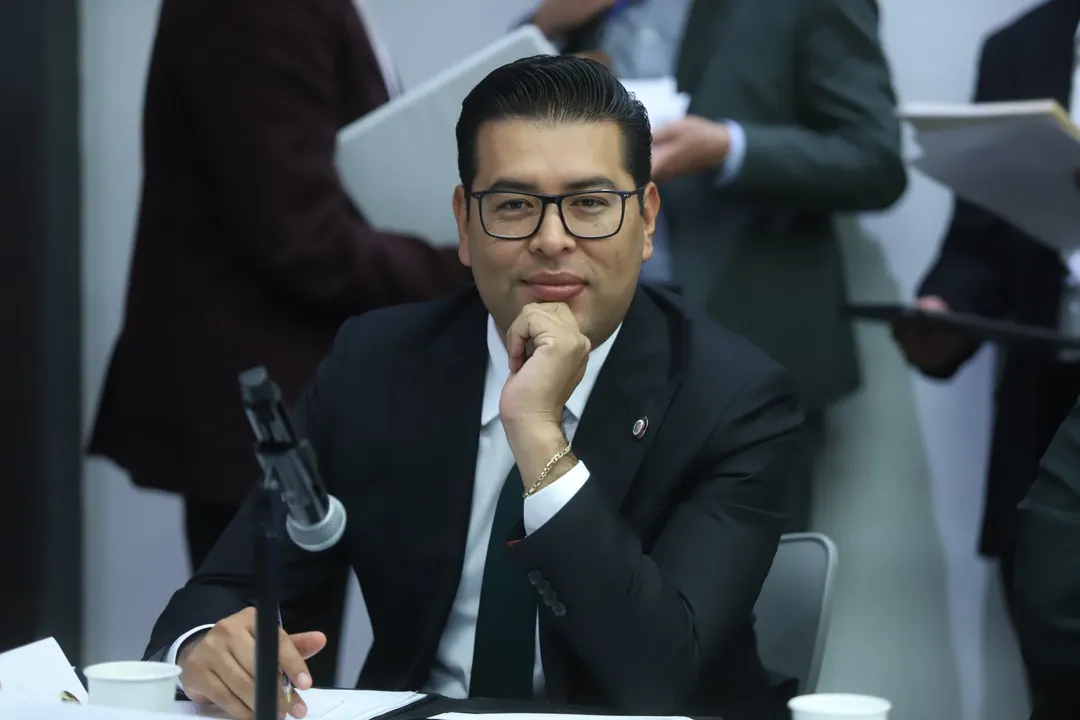 Designa Néstor Camarillo a secretarios y delegados rumbo a la elección de 2027