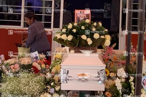 Dan el último adiós a Aidé Mendoza en  Huatlatlauca