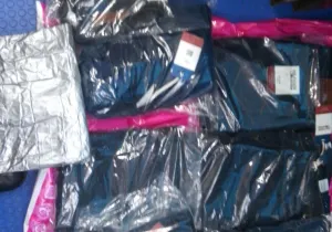 Dtienen a sujeto que intentó sustraer ropa sin pagar