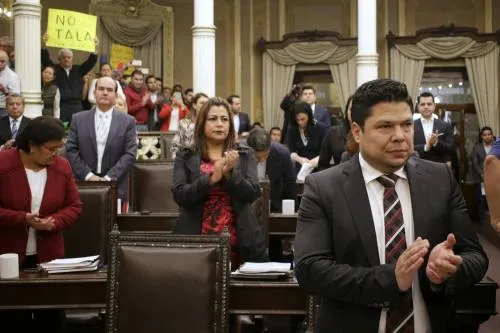 Biestro revira a MEA y demanda acepte con “institucionalidad” que no es gobernadora electa de Puebla