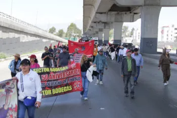 Marcha de la 28 de Octubre colapsa vialidades en Puebla en defensa del agua