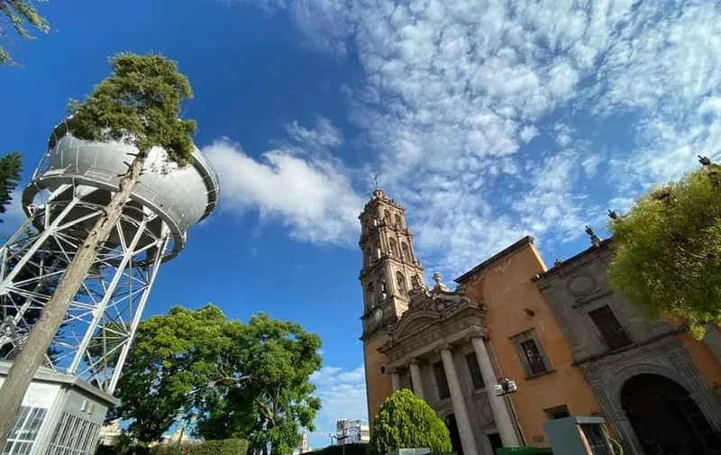 celaya-bola-de-agua