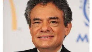 Festejará José José 66 años de vida con musical en espera