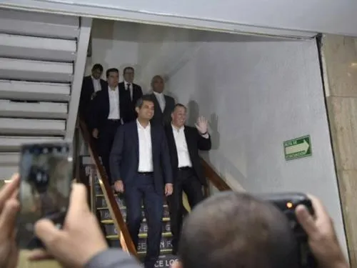 Meade llega al CEN del PRI; asiste a comida con diputados tricolores