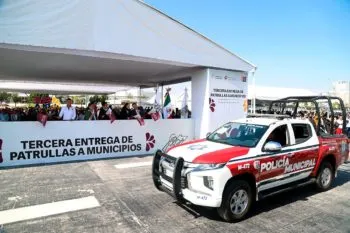 Gobierno estatal entrega 200 patrullas a alcaldes, como parte de la lucha contra la delincuencia en Puebla